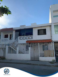 Se Vende Casa Bifamiliar Barrio Los Alcazares Clinica Cehoca