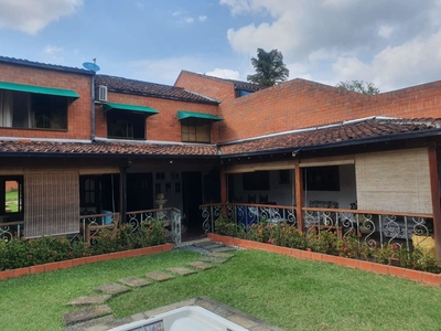 Casas en Bucaramanga | VENTA CASA CAMPESTRE LAGOS DEL CACIQUE CONJUNTO RINCÓN DEL LAGO 5 HAB