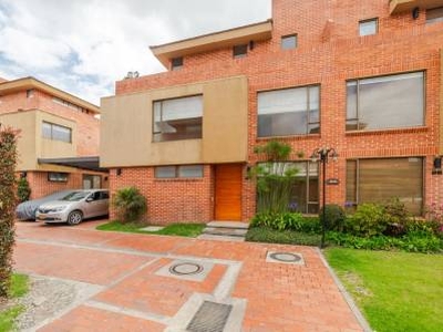 Casa en renta en Camino de Arrayanes, Bogotá, Cundinamarca | 188 m2 terreno y 188 m2 construcción