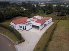 Vivienda exclusiva de 6133 m2 en venta La Ceja, Colombia