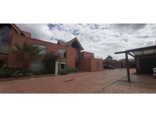 Vivienda exclusiva de 850 m2 en venta Santafe de Bogotá, Colombia