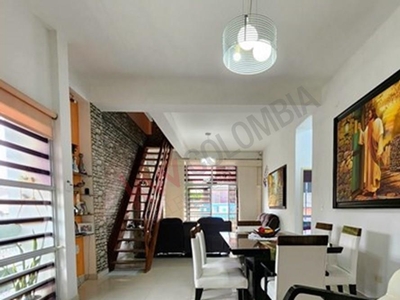 Vendemos apartamento duplex con rooptop en un precio increible en el Barrio de Manga | Cartagena , Colombia