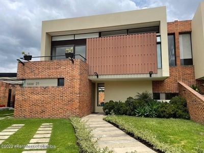 Casa en Arriendo en Vereda Calahorra, Municipio Cajica, Cundinamarca