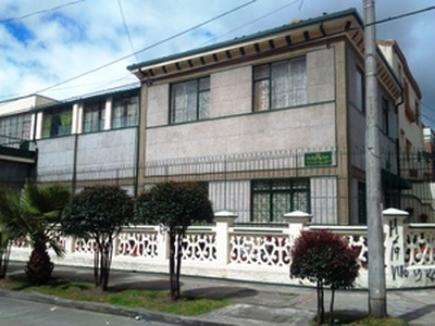 Se vende edificio, 2 pisos 400 mts $2. 200’000. 000 - Bogotá