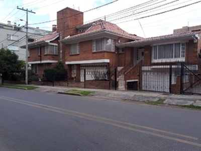 Se vende hermosa casa barrio residencial estrato 6 al norte - Bogotá