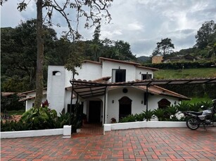 Casa de campo de alto standing de 6 dormitorios en venta Retiro, Colombia