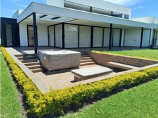Casa de campo de alto standing de 2080 m2 en venta La Ceja, Colombia