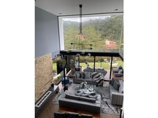 Vivienda de alto standing de 1700 m2 en venta Envigado, Colombia