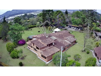 Cortijo de alto standing de 34000 m2 en venta La Ceja, Colombia