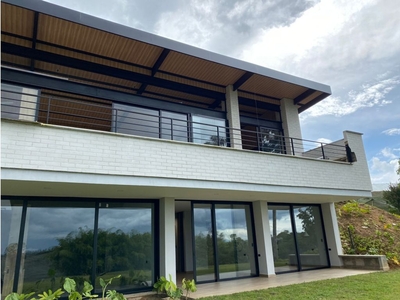 Casa de campo de alto standing de 5500 m2 en alquiler Carmen de Viboral, Departamento de Antioquia