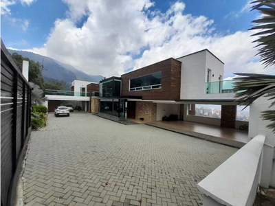Vivienda de lujo de 3720 m2 en venta Medellín, Departamento de Antioquia