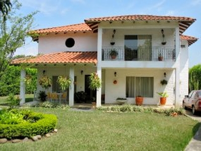 Vendo hermosa casa en conjunto residencial Campestre La Morada. - Cali