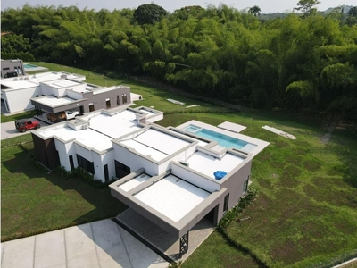 Casa de campo de alto standing de 2500 m2 en venta Pereira, Colombia