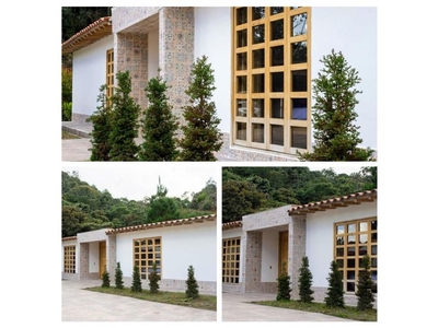 Casa de campo de alto standing de 3 dormitorios en venta La Ceja, Colombia