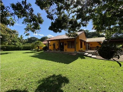Casa de campo de alto standing de 4 dormitorios en venta Jamundí, Colombia
