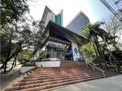 Exclusiva oficina de 100 mq en alquiler - Medellín, Colombia