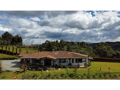 Vivienda de lujo de 6500 m2 en alquiler Envigado, Departamento de Antioquia