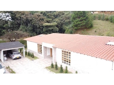 Vivienda exclusiva de 1683 m2 en venta La Ceja, Colombia
