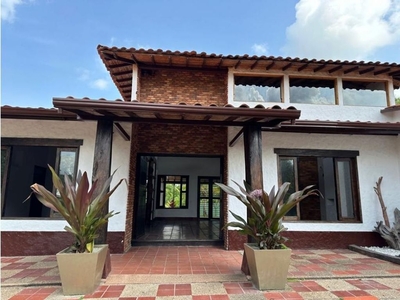 Casa de campo de alto standing de 4 dormitorios en venta La Tebaida, Quindío Department