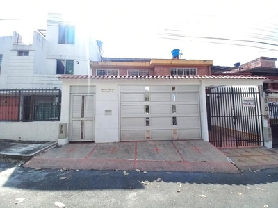 Apartamento en venta Urbanización Los Parrales, Ibague