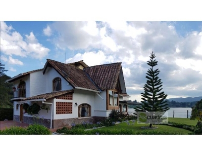 Casa de campo de alto standing de 4 dormitorios en venta Retiro, Departamento de Antioquia