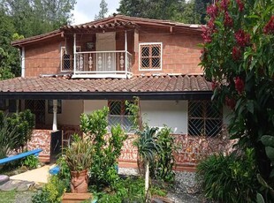 Finca en arriendo en Guarne