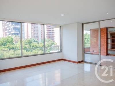 Apartamento en venta en El Poblado, Medellín, Antioquia | 351 m2 terreno y 323 m2 construcción