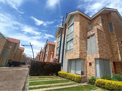 ¡Conoce tu nuevo hogar en el Conjunto Residencial Puesta del Sol, ubicado en el exclusivo sector de Pinares de Chía!