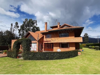 Vendo Casa Campestre de dos pisos sector sur, a 10min de Cali, corregimiento la Buitrera,Valle del Cauca.