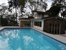 Casa de campo de alto standing de 1145 m2 en venta Envigado, Departamento de Antioquia