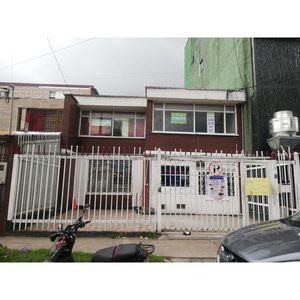 Casa En Venta En Bogotá Modelia. Cod 100198