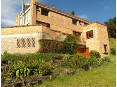 Casa de campo de alto standing de 1080 m2 en venta Chía, Cundinamarca