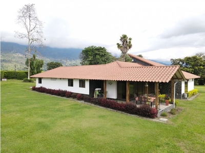Casa de campo de alto standing de 3 dormitorios en venta Calarcá, Quindío Department