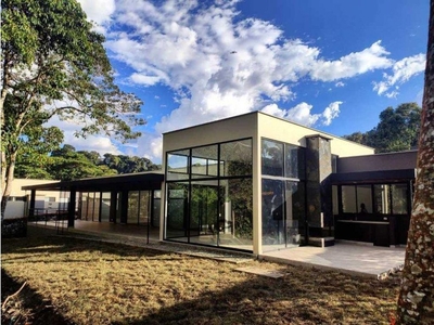 Casa de campo de alto standing de 4 dormitorios en venta Circasia, Colombia