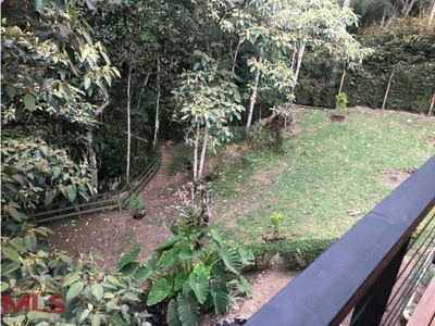 Casa de campo de alto standing de 2 dormitorios en venta La Ceja, Colombia
