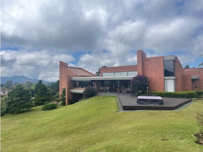 Casa de campo de alto standing de 3 dormitorios en venta Envigado, Colombia