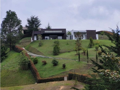 Casa de campo de alto standing de 4 dormitorios en venta Carmen de Viboral, Departamento de Antioquia