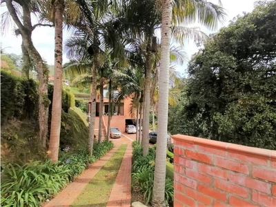 Casa de campo de alto standing de 4 dormitorios en venta Retiro, Colombia