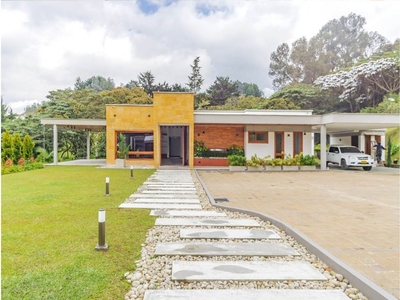 Casa de campo de alto standing de 4 dormitorios en venta Rionegro, Colombia