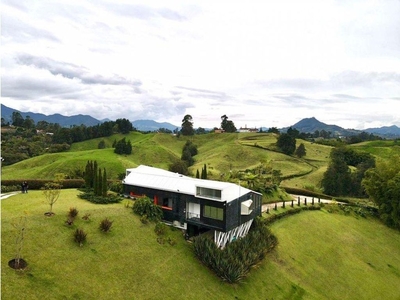 Casa de campo de alto standing de 5 dormitorios en venta Carmen de Viboral, Departamento de Antioquia