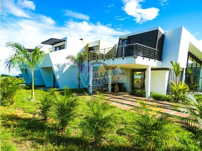 Casa de campo de alto standing de 4 dormitorios en venta Restrepo, Colombia