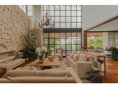 Vivienda de alto standing de 1800 m2 en venta Envigado, Colombia