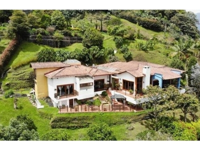 Vivienda de alto standing de 4011 m2 en venta Envigado, Colombia