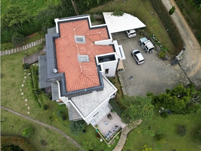Vivienda de alto standing de 5900 m2 en venta La Estrella, Colombia