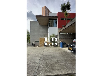 Vivienda de alto standing de 2189 m2 en venta Medellín, Departamento de Antioquia