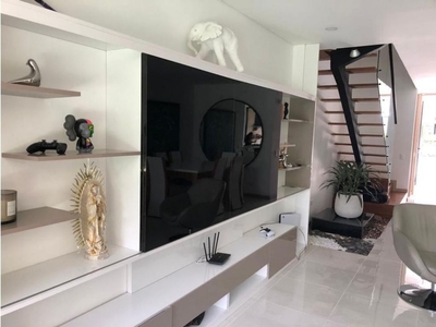 Vivienda exclusiva de 285 m2 en venta Envigado, Colombia