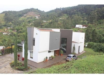 Vivienda exclusiva de 3198 m2 en venta La Estrella, Colombia