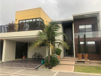 Vivienda exclusiva de 805 m2 en venta Cota, Cundinamarca