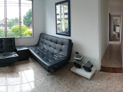 Apartamento En Arriendo En Medellín Laureles. Cod 1136