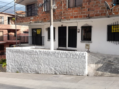 Vendo Casa Con 2 Apartamentos Independientes - Boyacá Las Brisas - Oportunidad De Inversión.